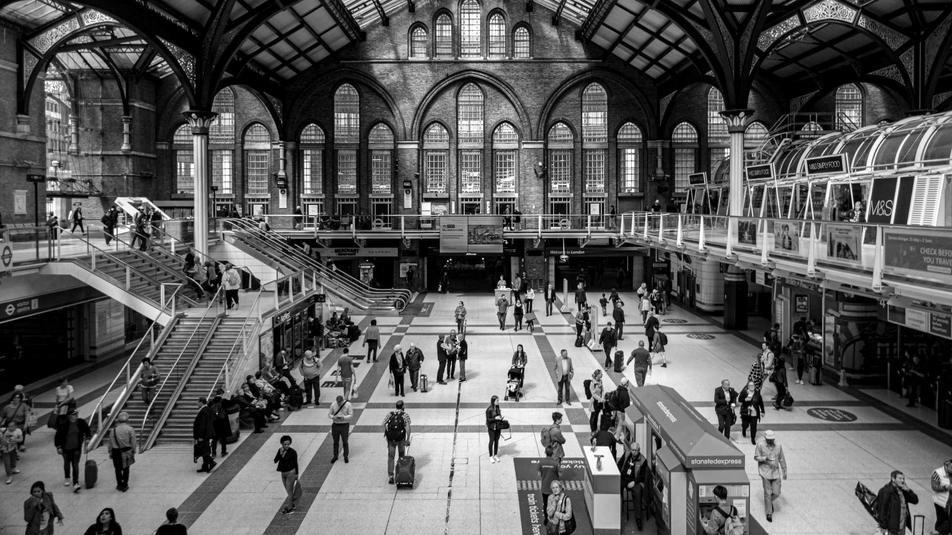 "Liverpool Street Station - London" by Steven Penton, used under CC BY 2.0 / Cropped, desaturated and resampled from original