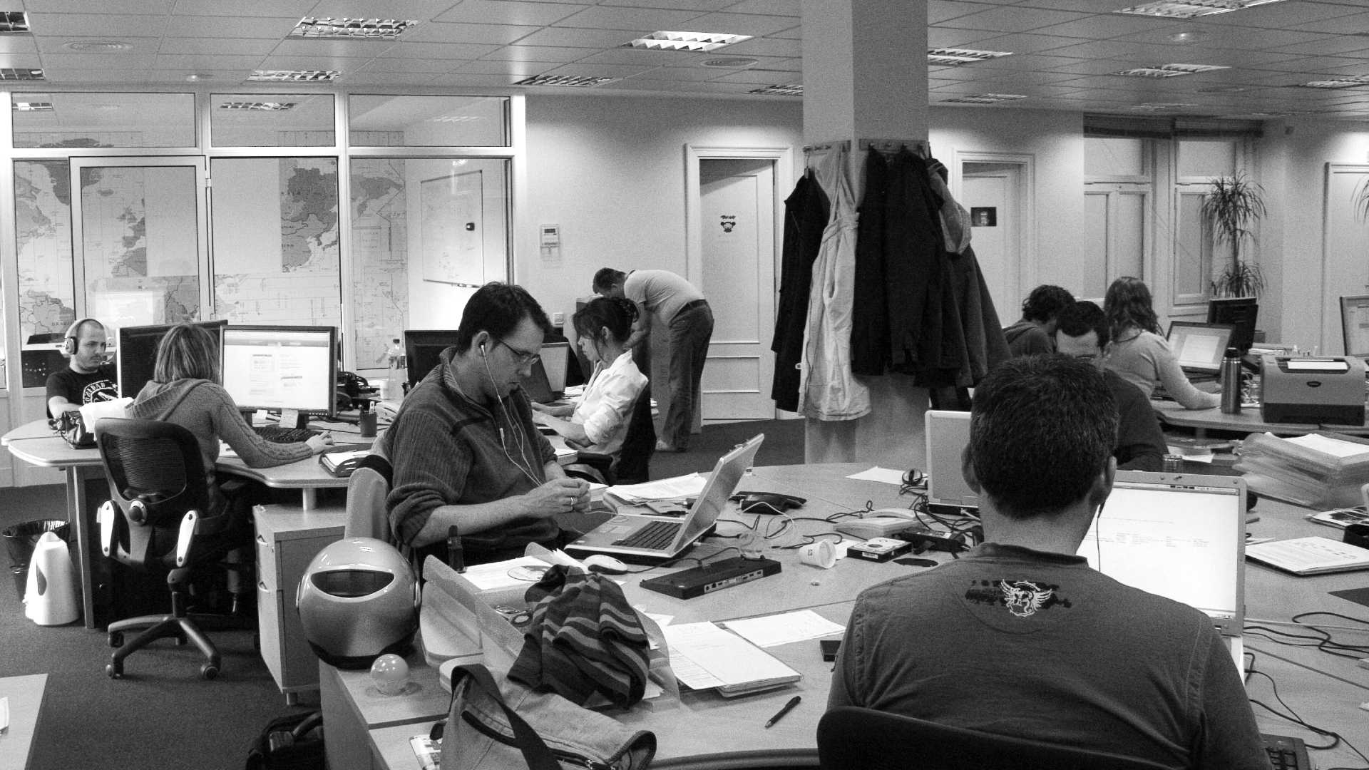 “Office" by Jesús Corrius, used under CC BY 2.0 / Cropped, desaturated and resampled from original